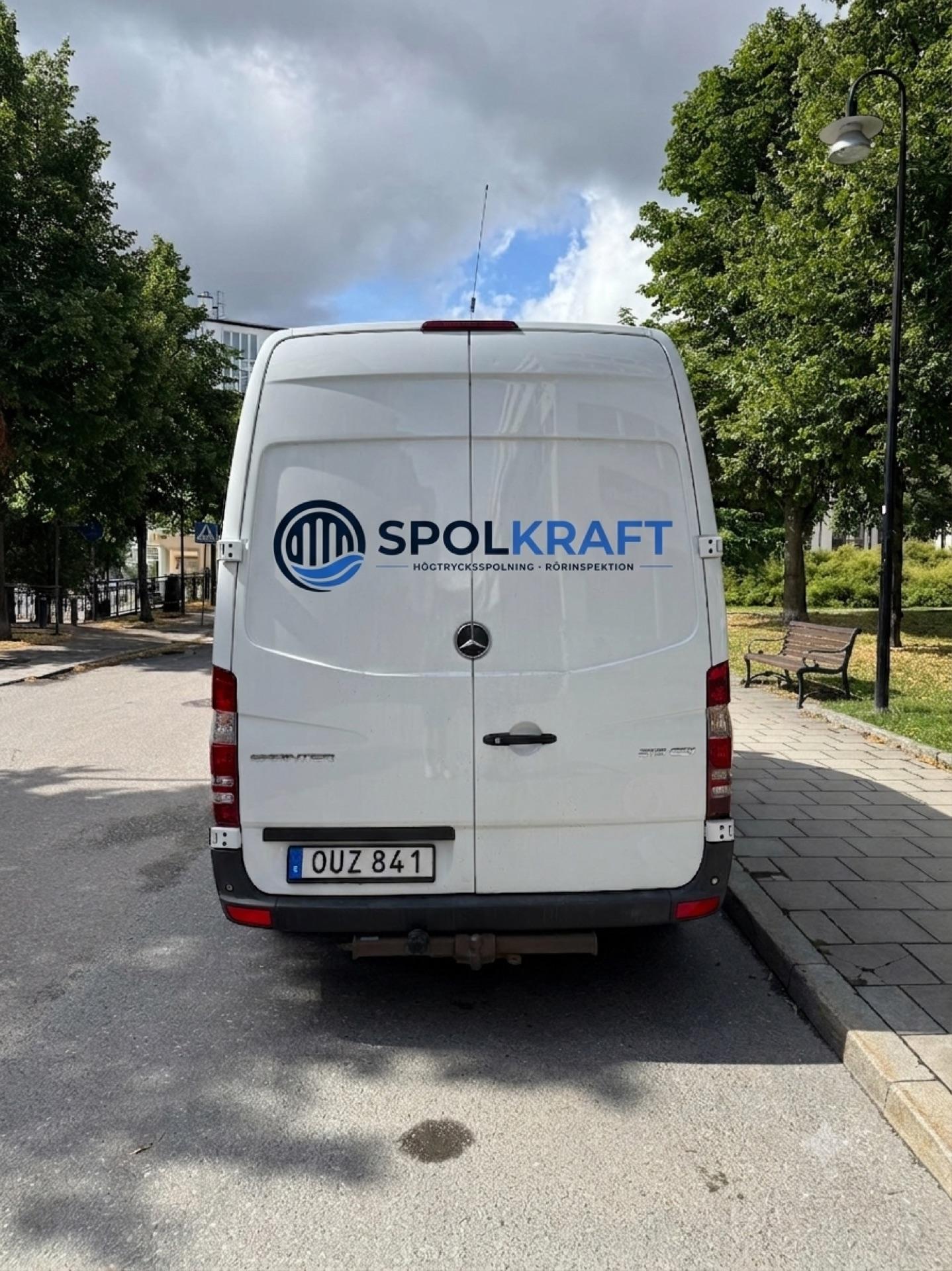 Spolkrafts servicebil bakifrån